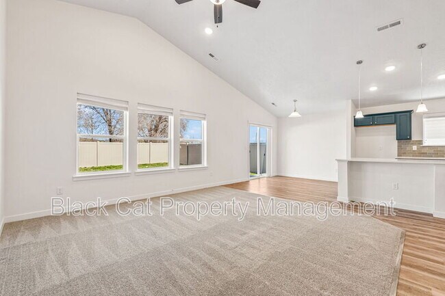 Building Photo - 10604 W New Berlin Dr