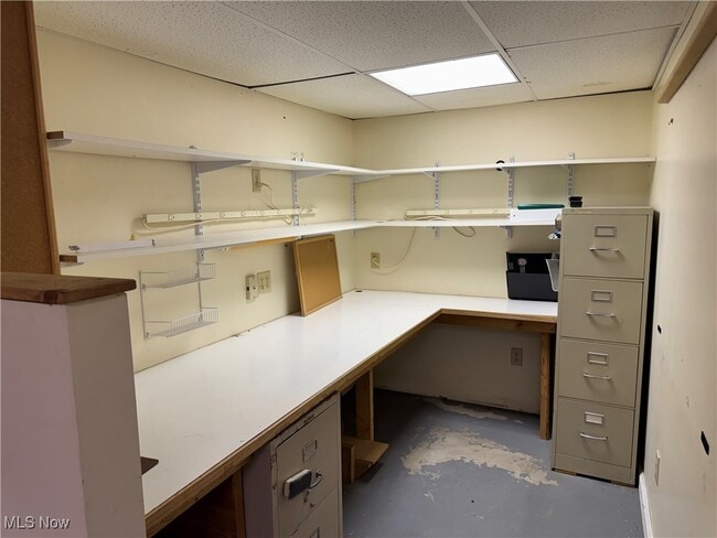 Building Photo - 8896 Spring Valley Dr