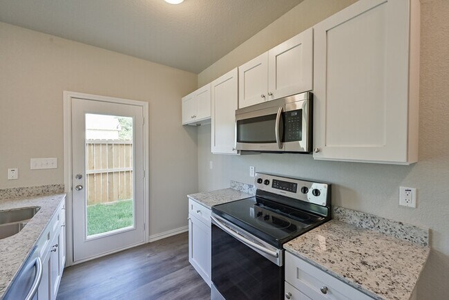 Building Photo - NO ADMIN FEE- SAVINGS OF $300.00!