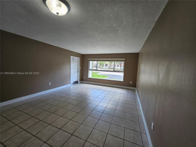 Building Photo - 7490 Miami Lakes Dr