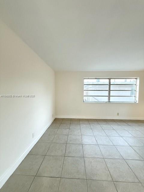 Building Photo - 1715 N 16th Ave