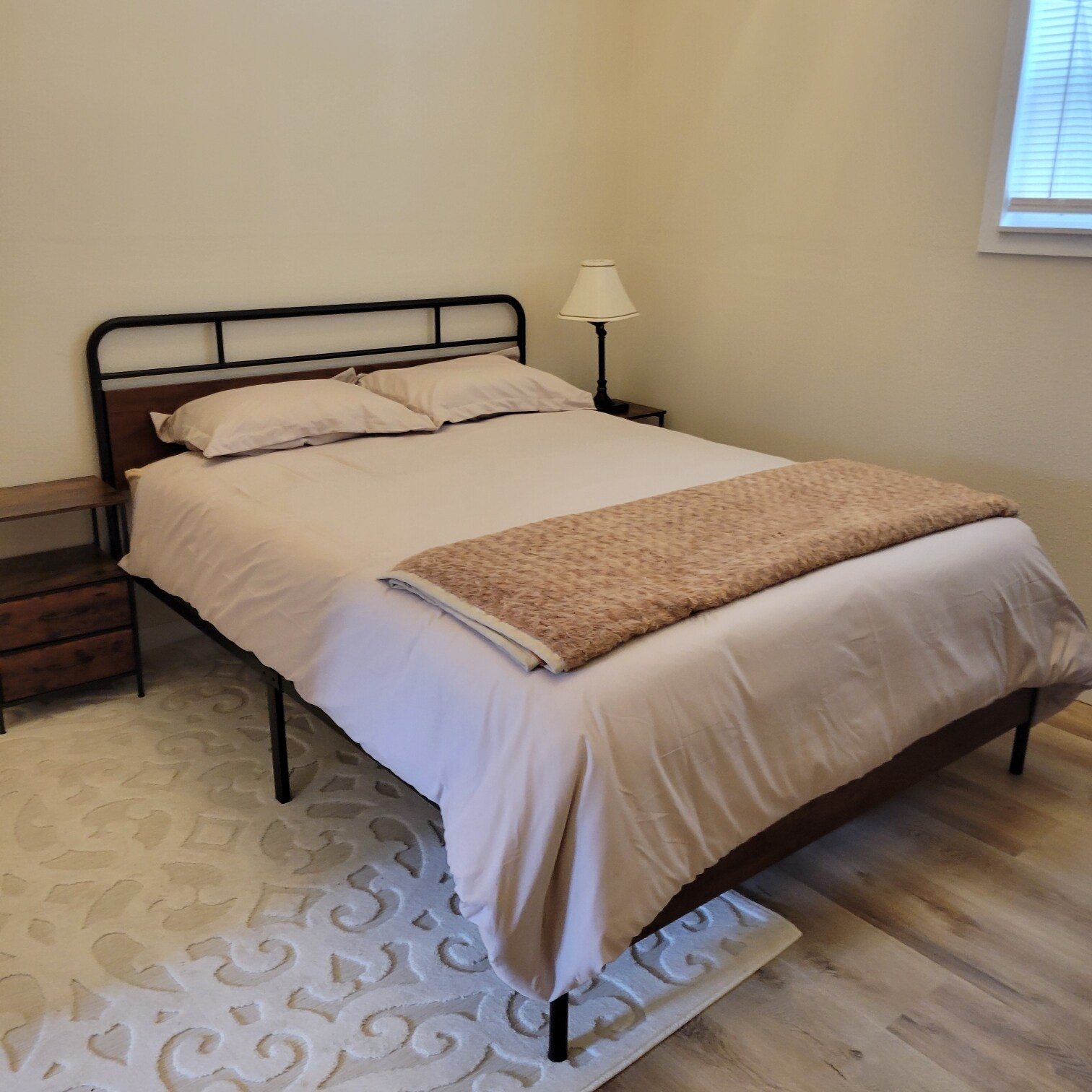 Building Photo - 1213 Center St