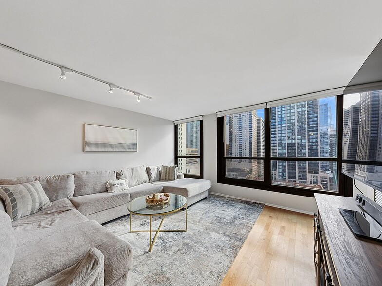 Building Photo - 1030 N State St