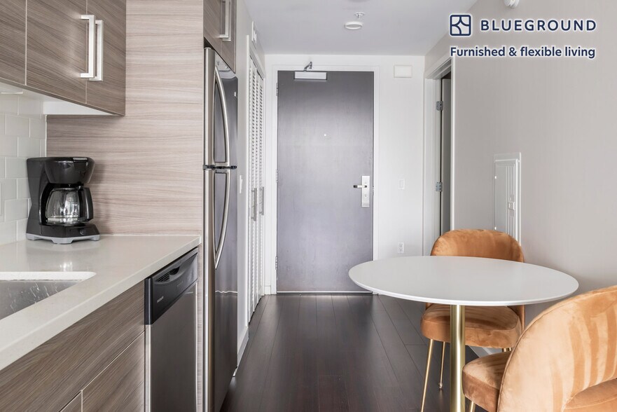 Building Photo - 150 Van Ness Ave