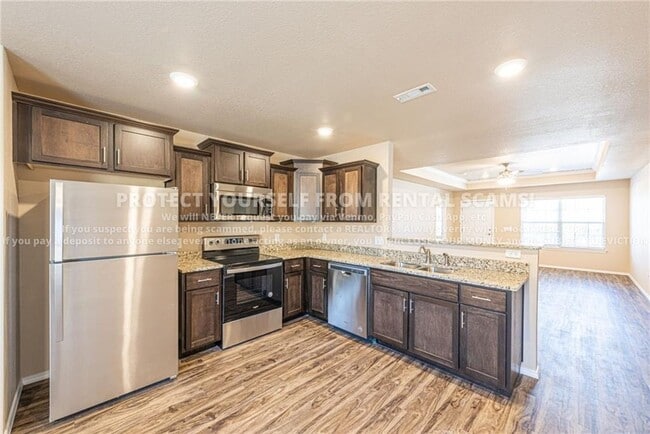 Building Photo - 916 Rachel St