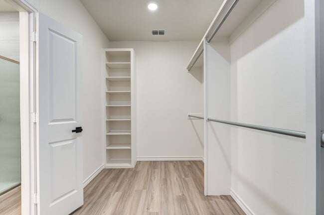 Building Photo - AVAILABLE FOR PRELEASE - 3 Bedroom Townhome in Escondido - Frenship ISD