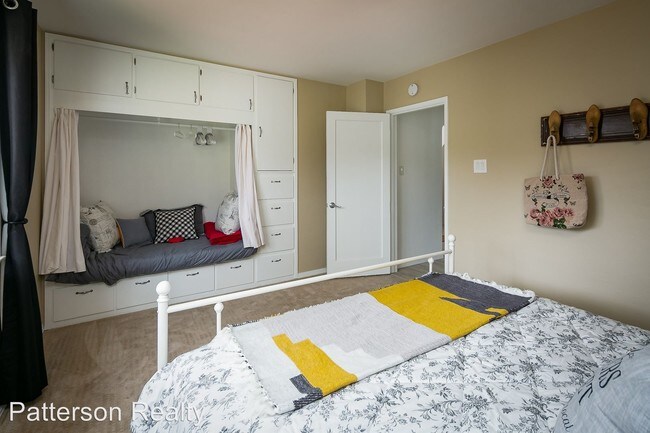 Building Photo - 166 Pier Ave