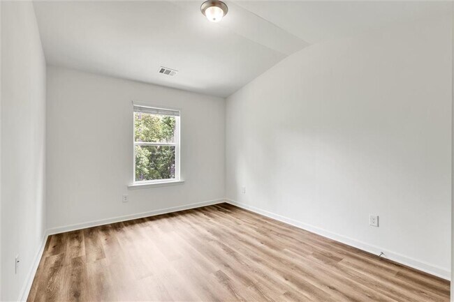 Building Photo - 5312 Brooklands Dr