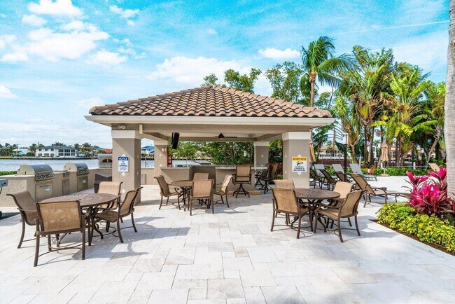 Building Photo - 3594 S Ocean Blvd
