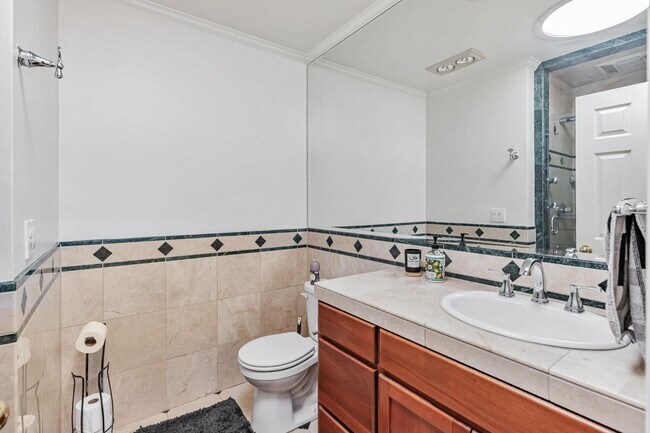 Building Photo - 9270 Linda Vista Ln