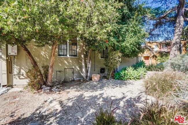 Building Photo - 1574 Murray Dr