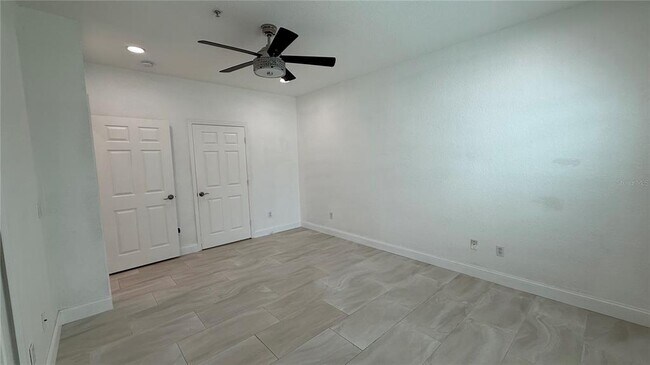 Building Photo - 16303 Enclave Village Dr
