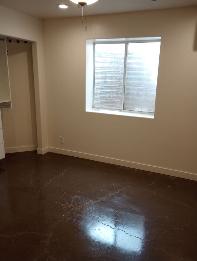 Building Photo - "Charming 2-Bedroom  with Spacious Living ...