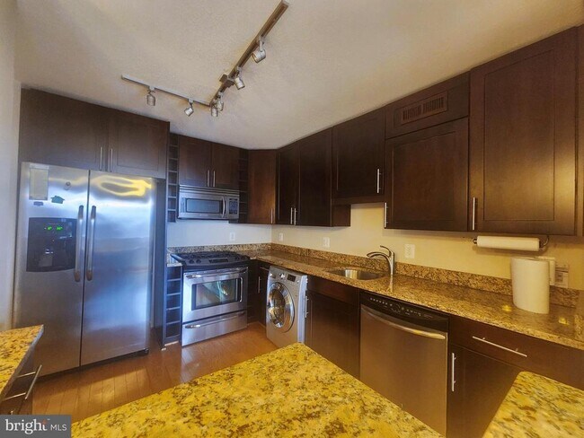 Building Photo - 7333 New Hampshire Ave