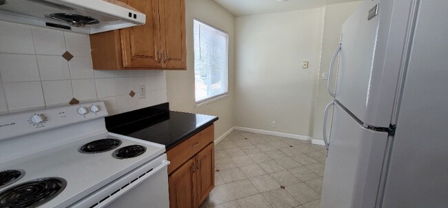 Building Photo - 1642 Queen Charlotte Dr