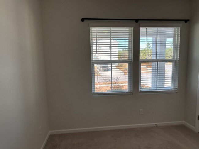 Building Photo - 964 Longleaf Dr