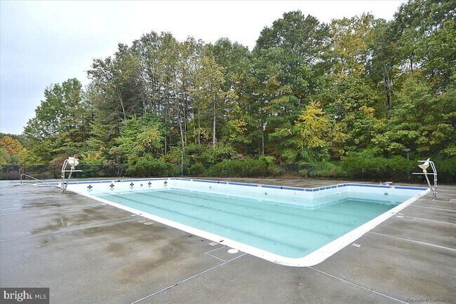 Building Photo - 11705 Summerchase Cir