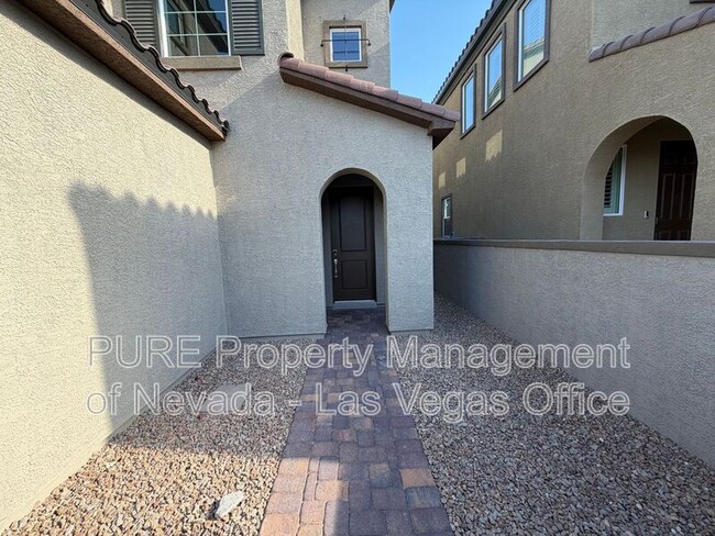 Building Photo - 10661 Valletta Ave