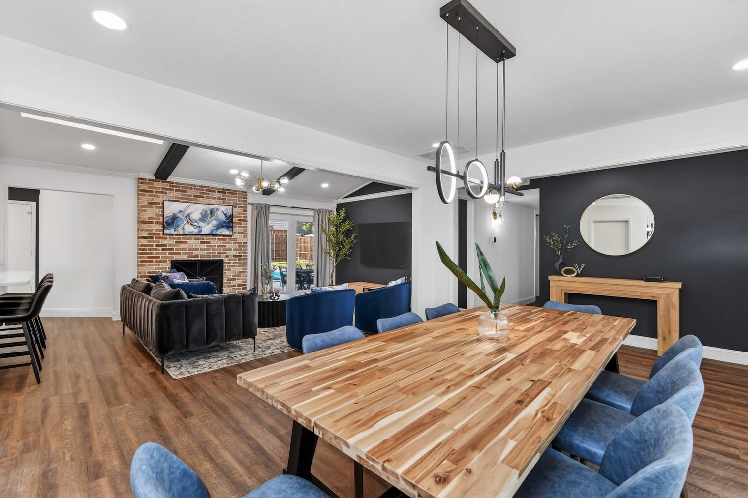 Building Photo - 7651 La Bolsa Dr
