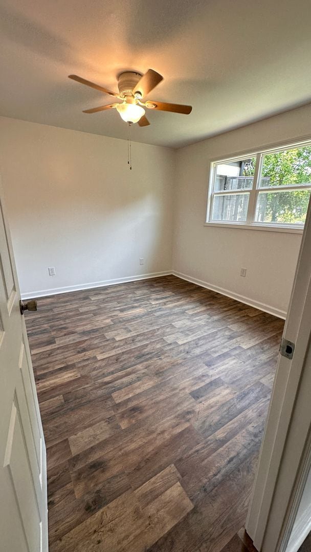 Building Photo - 2BR/1BA Renovated Triplex Unit – Prime Loc...