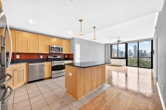 Building Photo - 700 Grove St