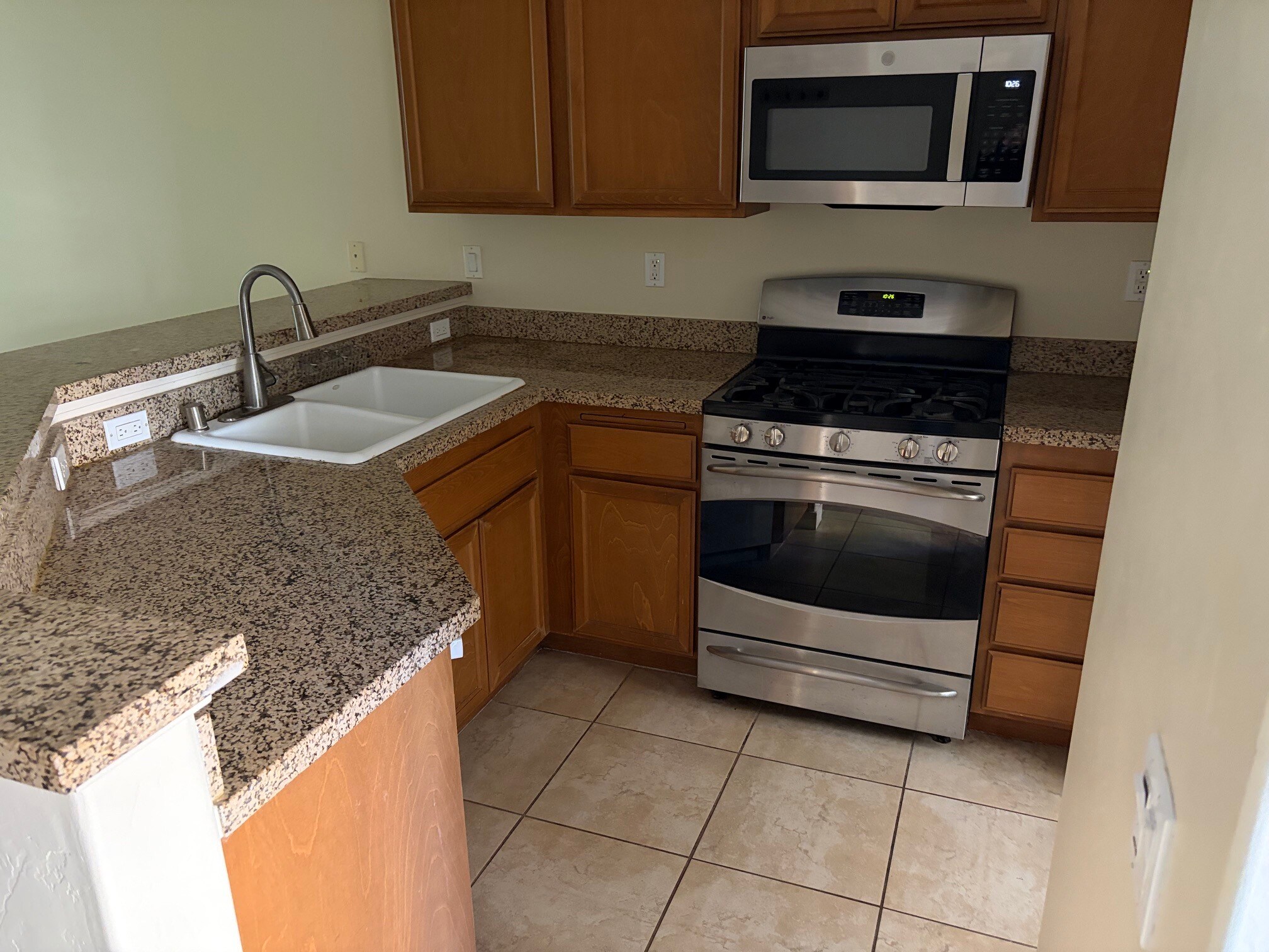 Building Photo - 345 Kellogg Way