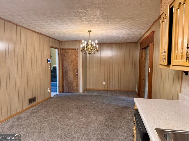 Building Photo - 3710 Creekview Cir