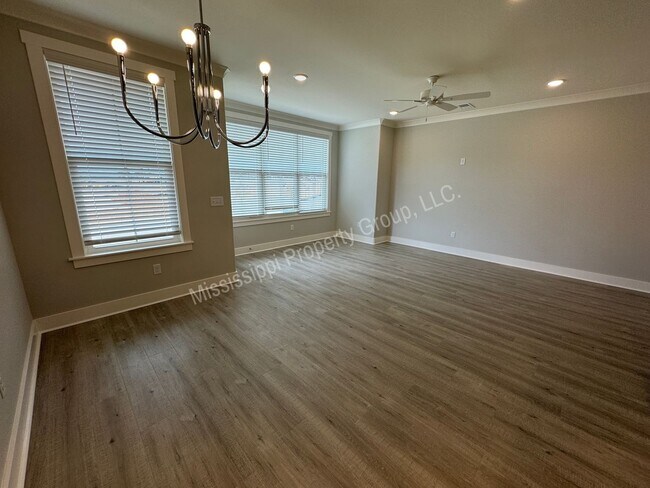 Building Photo - 3BD/3.5BA - UNIT @ THE RESERVE