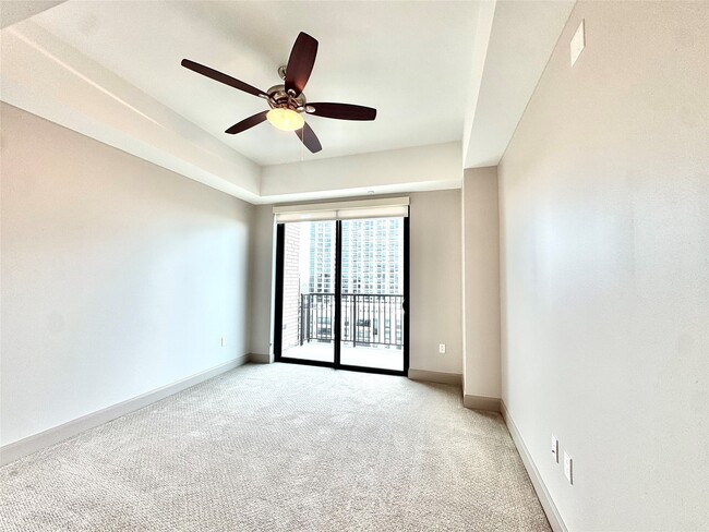 Building Photo - 9787 Katy Fwy