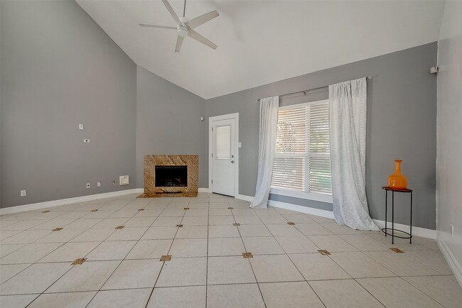 Building Photo - 18315 Brenwood Manor Dr