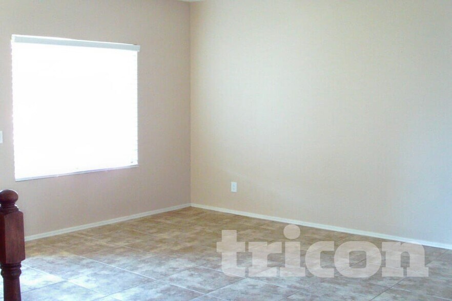 Building Photo - 7044 W Branham Ln