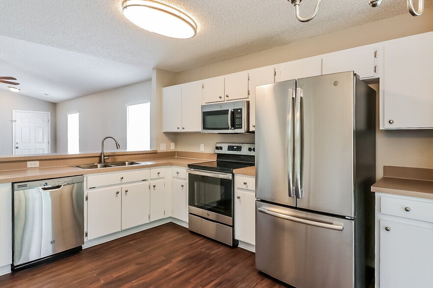 Building Photo - 8730 Morrison Oaks Ct