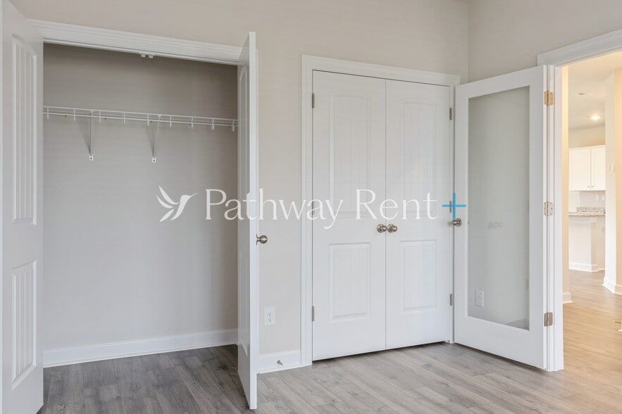 Building Photo - 2403 Nabali Wy