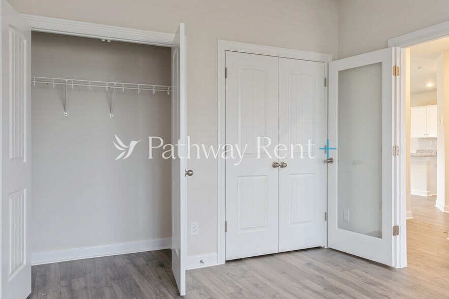 Building Photo - 2408 Nabali Wy