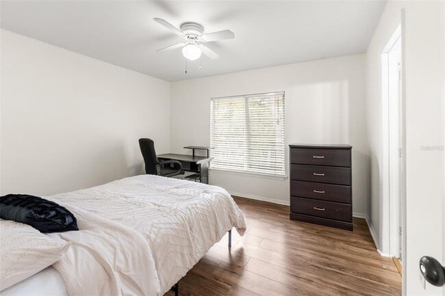 Building Photo - 4000 SW 23rd St