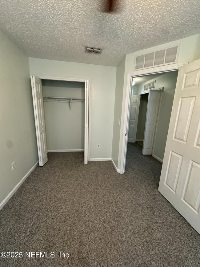 Building Photo - 454 Sherwood Oaks Dr