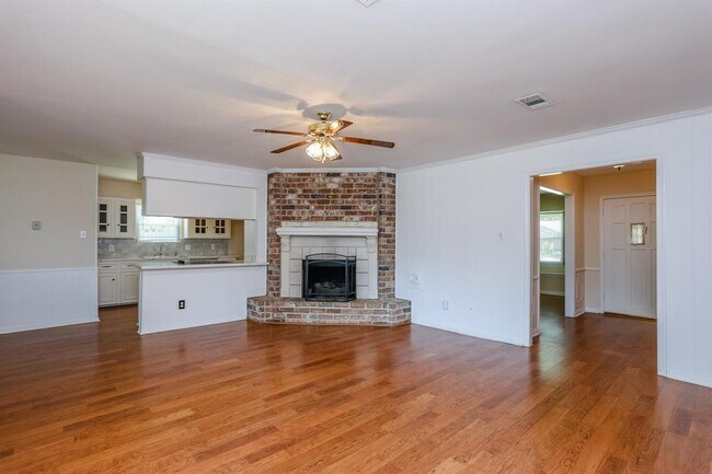 Building Photo - 8215 Wimbledon Ln