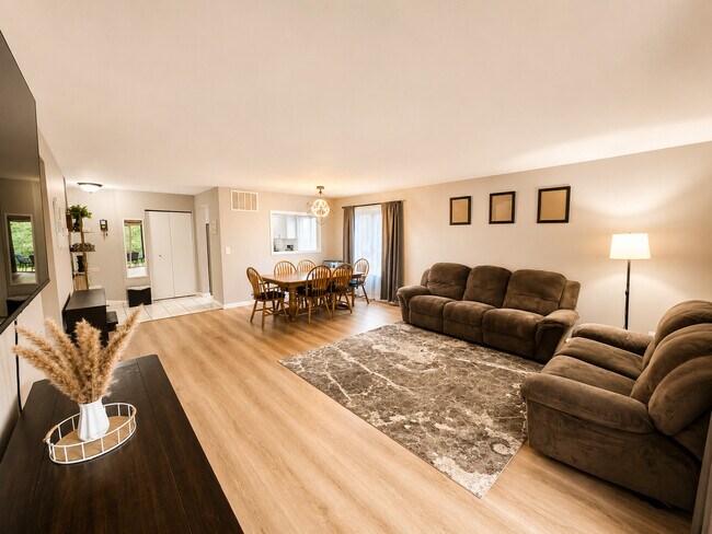 Building Photo - 2474 Brunswick Cir