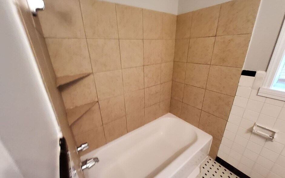 Building Photo - 3686 Philsdale Ave