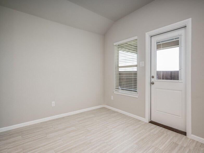 Building Photo - 1609 Cansler Dr