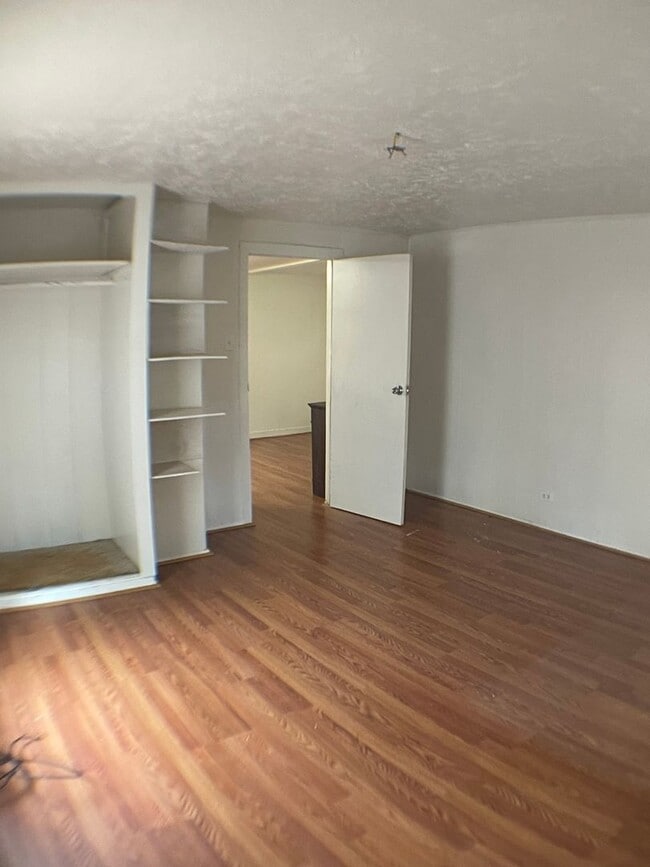 Building Photo - $550 - 1 Bed/ 1 Bath House in Independence