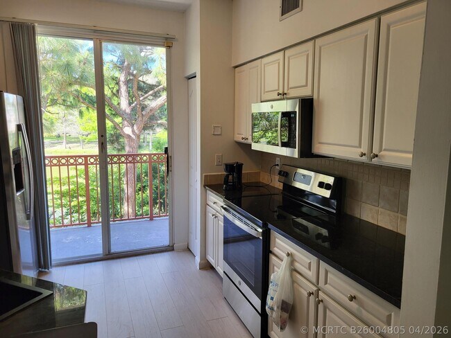 Building Photo - 2042 Alta Meadows Ln