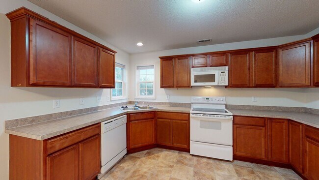 Building Photo - 252 Smallwood Rd