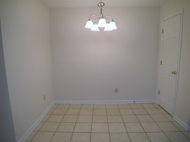 Building Photo - 433 Richview Park Cir W