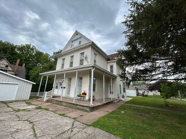 Primary Photo - 430 S 14th St