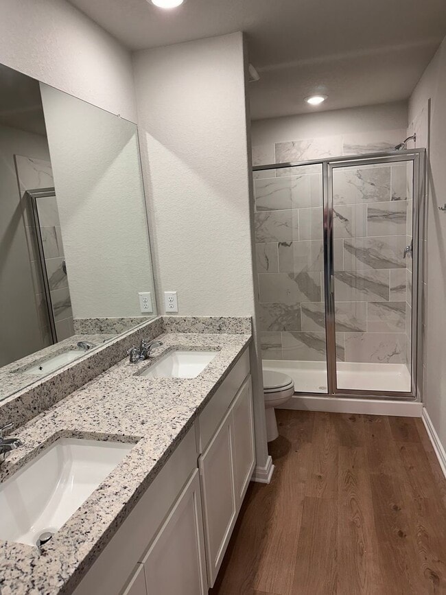 Building Photo - Gorgeous Luxury 3/2.5 Home