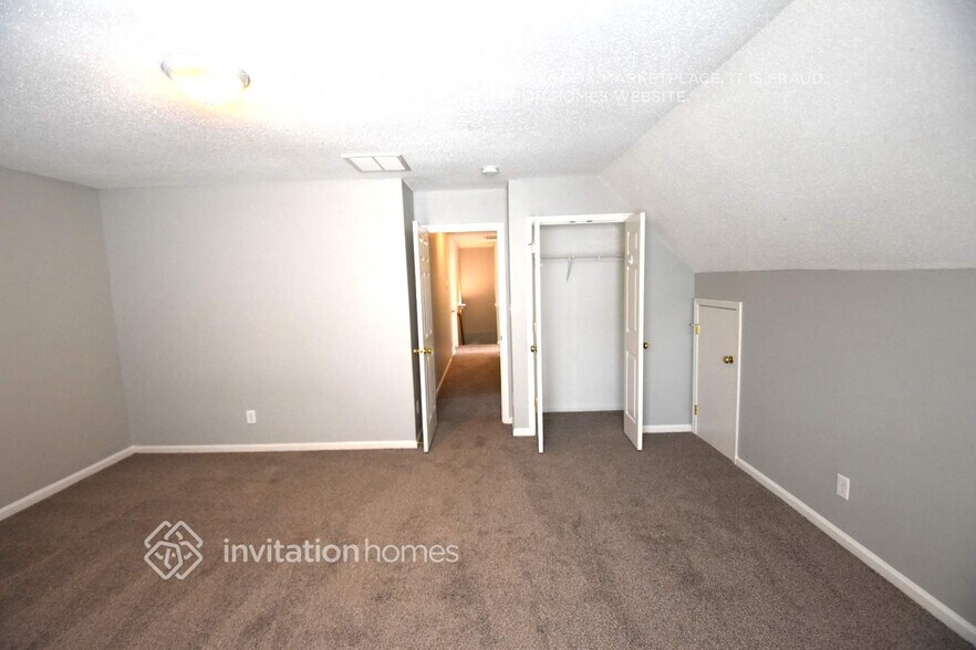 Building Photo - 211 Everett Park Dr