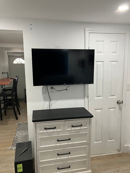 Building Photo - 814 Franklin Rd