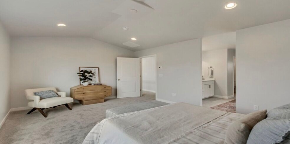Building Photo - 932 S 250 W