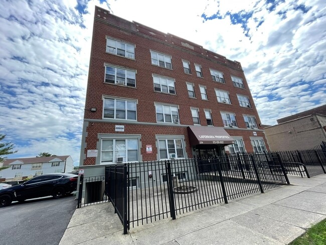 Building Photo - 174 N. Grove St